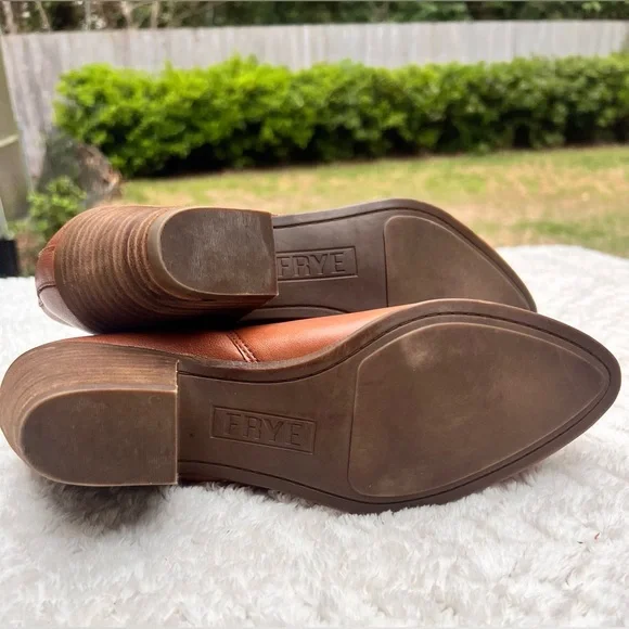 EUC FRYE Double Zip Cognac Heeled Judith Ankle Booties Leather Size 8 - Picture 11 of 11